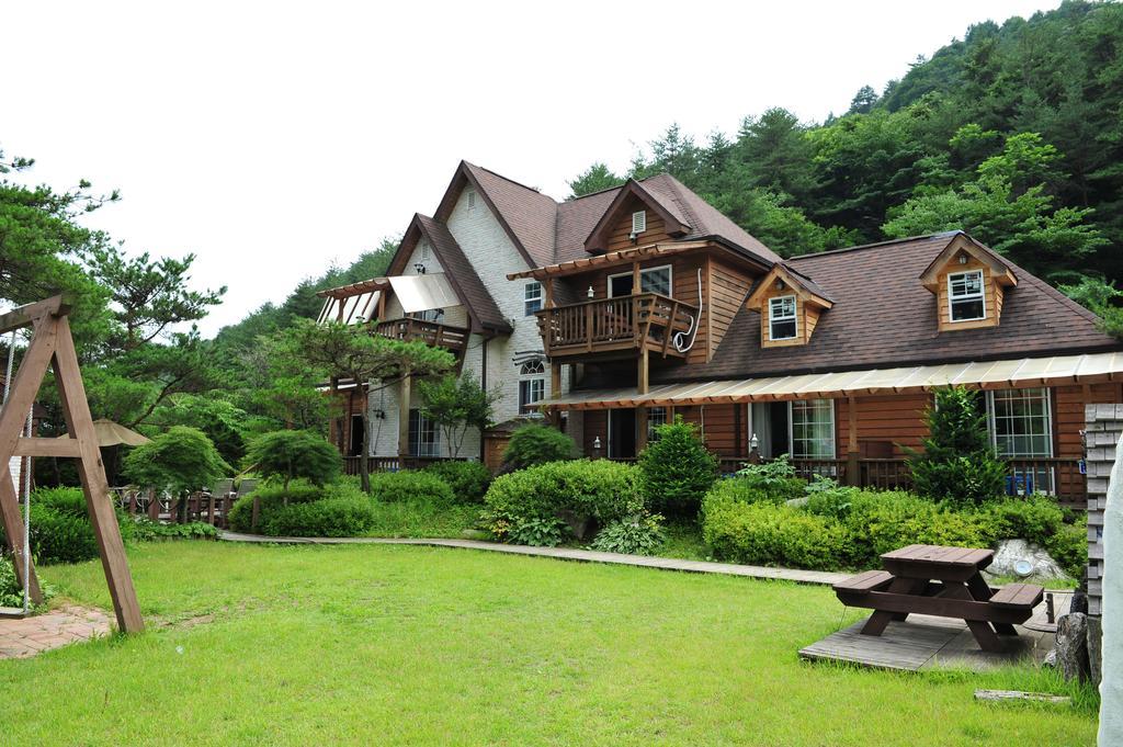 Bench House Villa Pyeongchang Bagian luar foto
