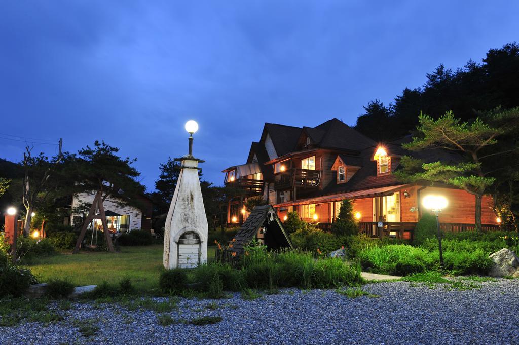 Bench House Villa Pyeongchang Bagian luar foto