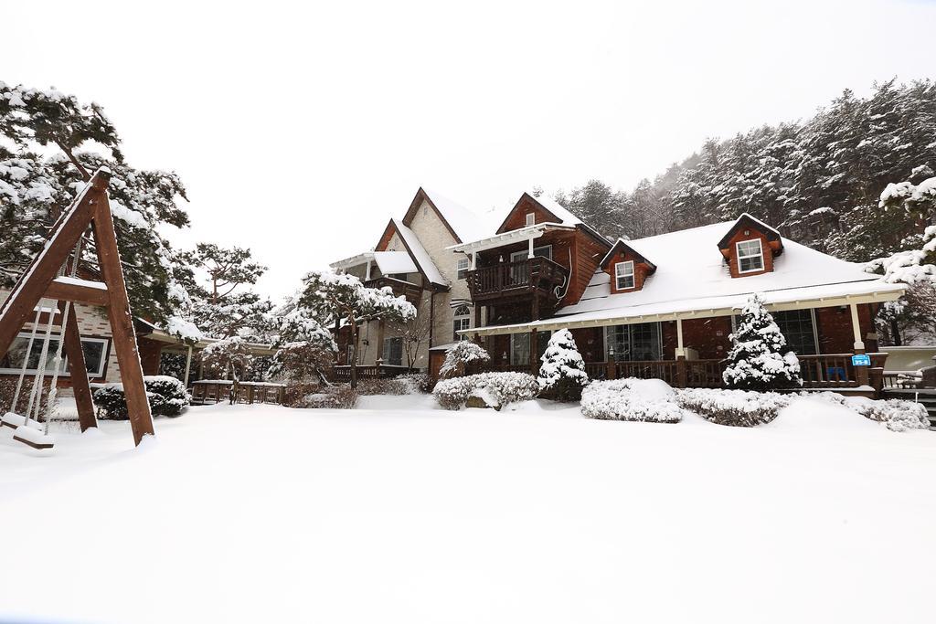 Bench House Villa Pyeongchang Bagian luar foto