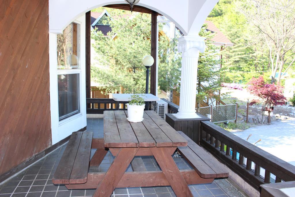 Bench House Villa Pyeongchang Bagian luar foto